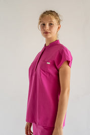 Haut d'uniforme médical Ophelia à manches courtes – Fuchsia