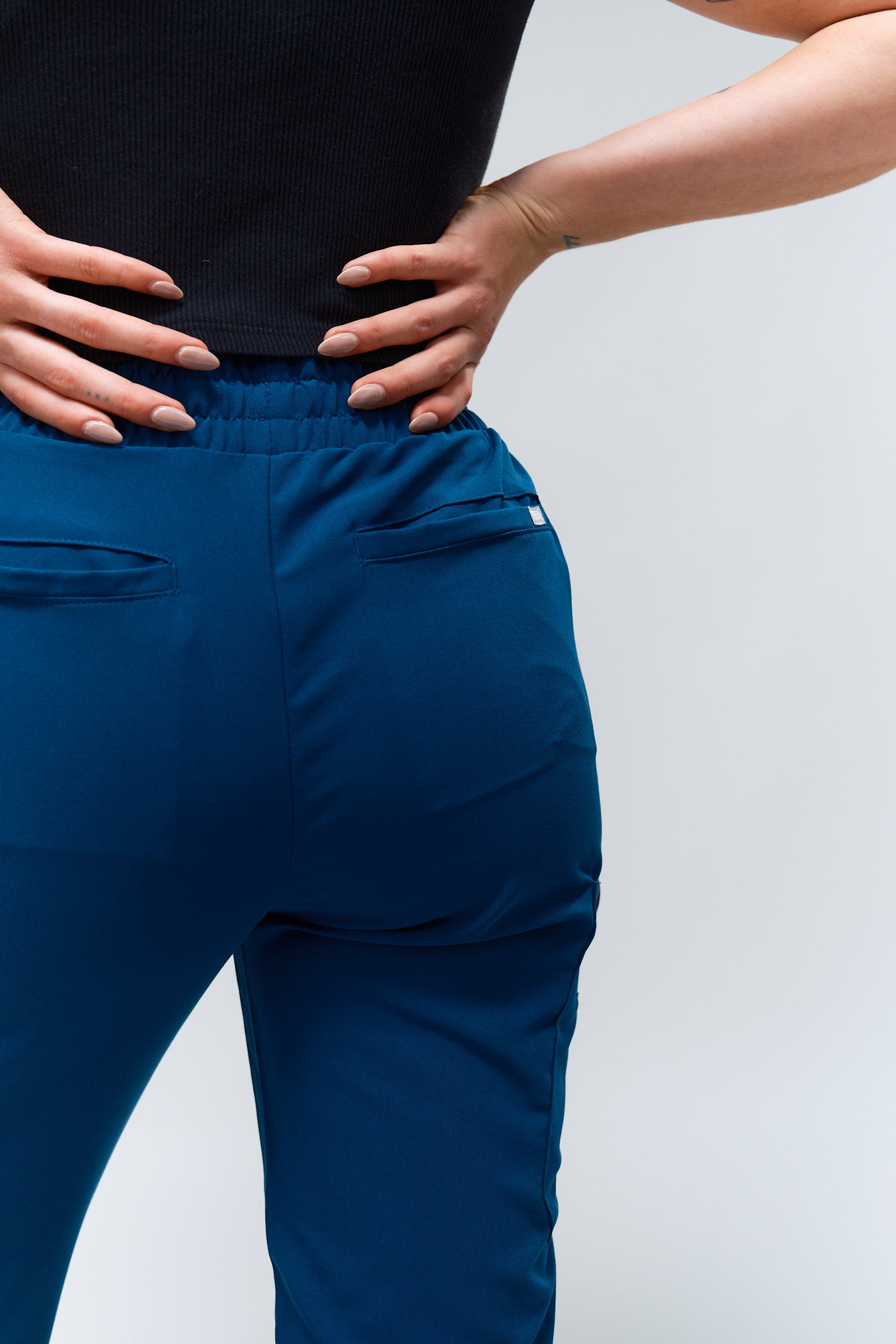 Pantalon de gommage Anastasia Jogger - Bleu Abysse