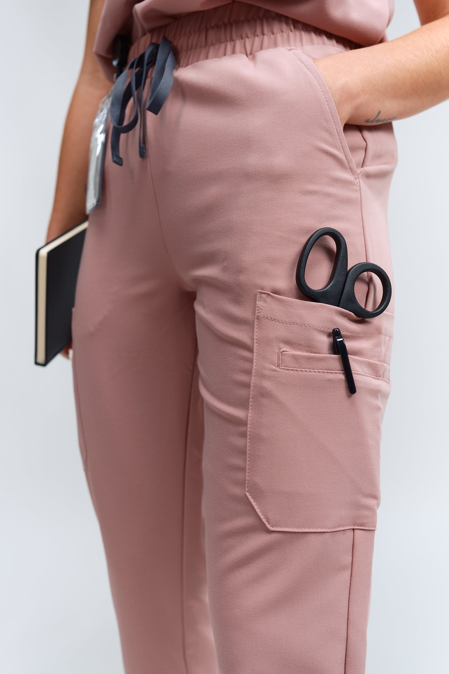 Pantalon de gommage Anastasia Jogger - Bois de rose