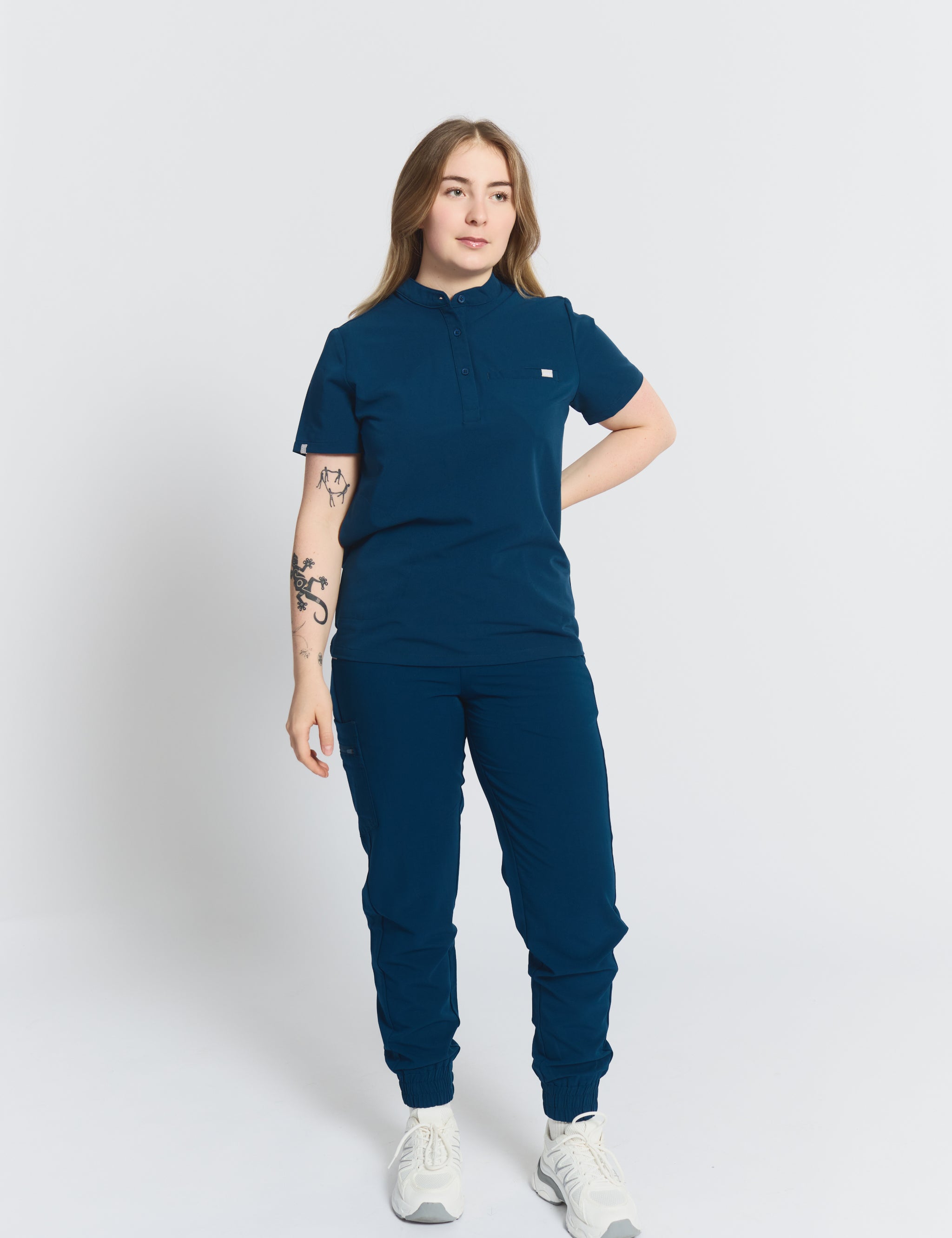joiia-gloria-scrub-top-abyss-blue-female-canada-1.jpg