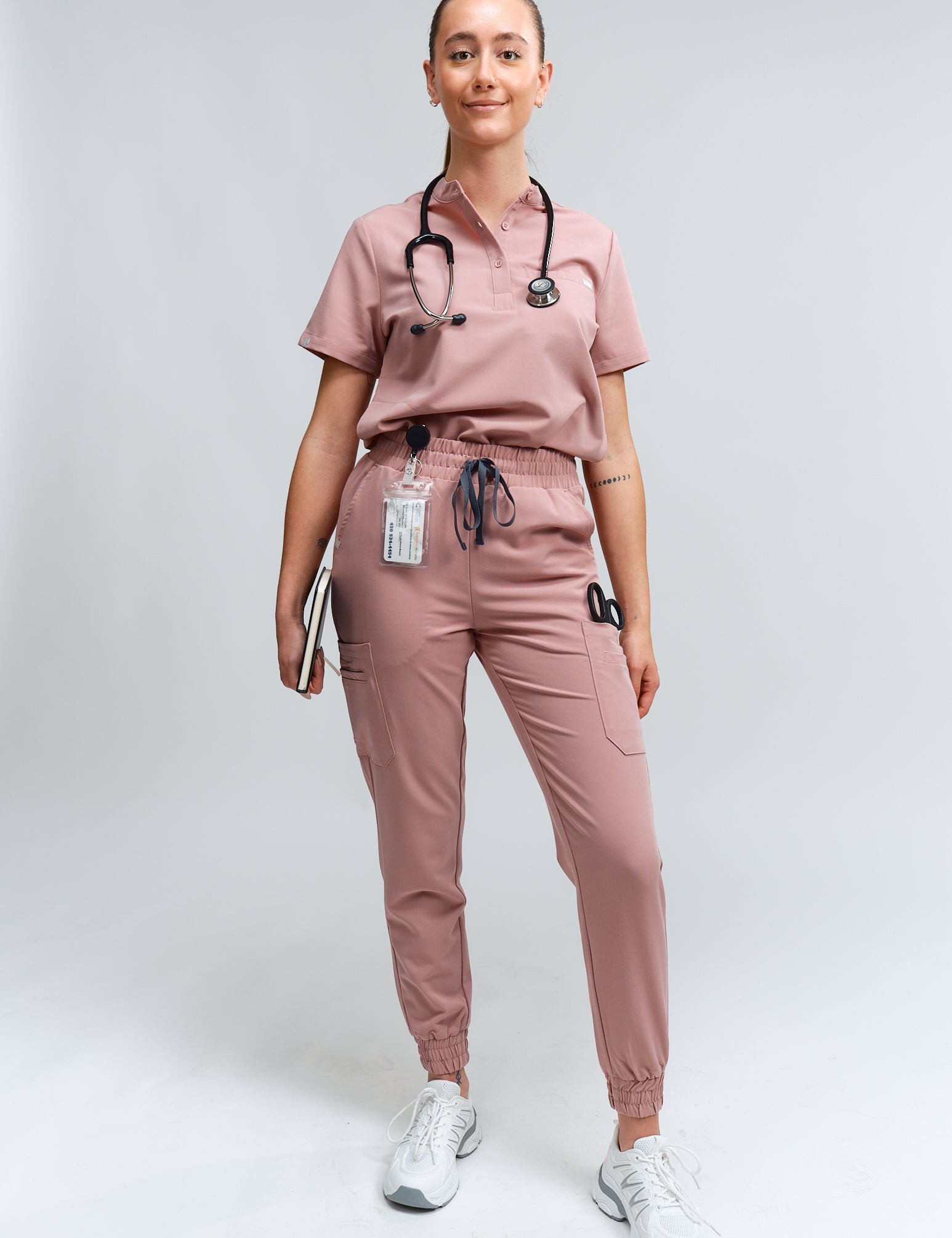 joiia-gloria-scrub-top-rosewood-female-canada-1.jpg