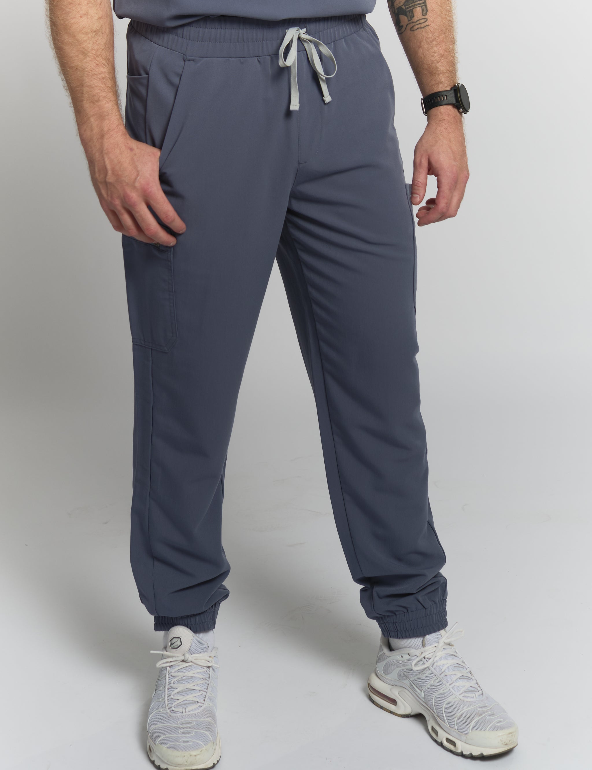 joiia-kian-scrub-pants-stormy-grey-male-canada.jpg