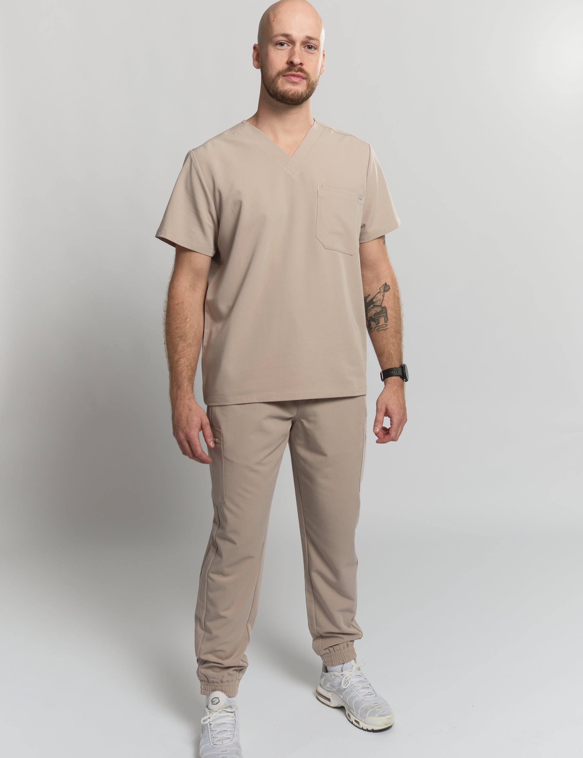 joiia-liam-scrub-top-sandstone-beige-male-canada-1.jpg