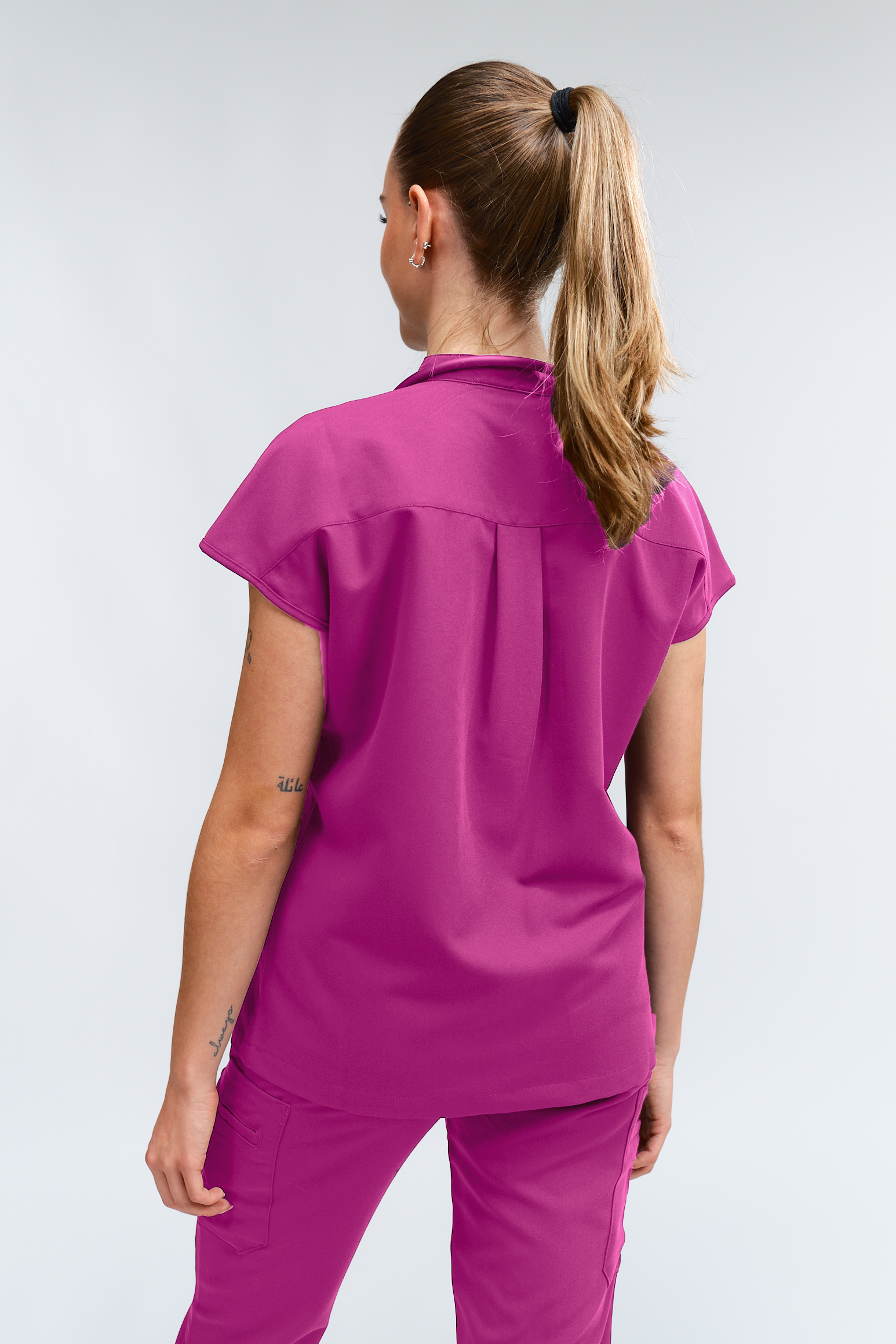 Haut de gommage Ophelia à manches courtes – Fuchsia