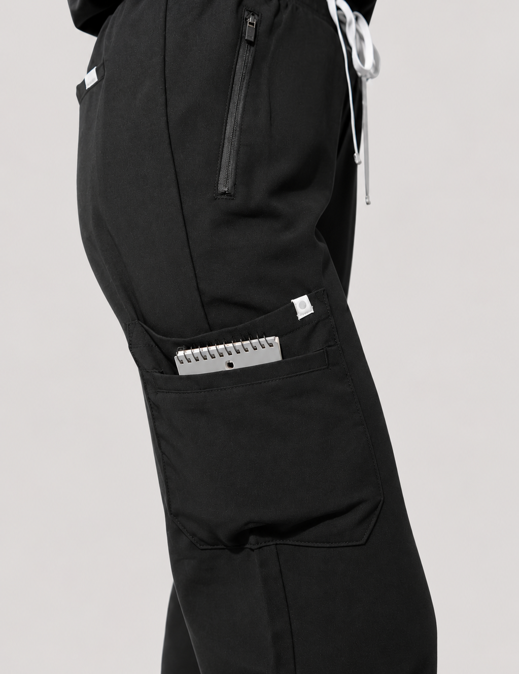 joiia-quinn-black-pants-female-canada_1.png