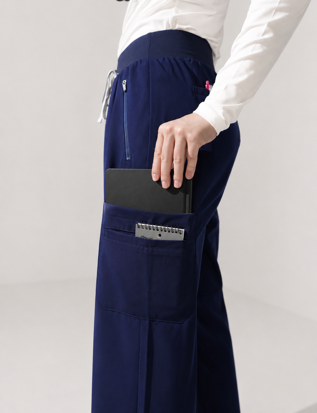 joiia-quinn-navy-pants-female-canada_1.png