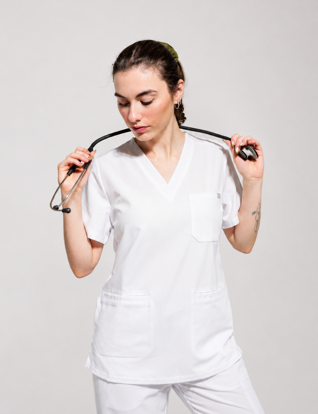 joiia-white-scrubs-top-canada-female-victoria.png